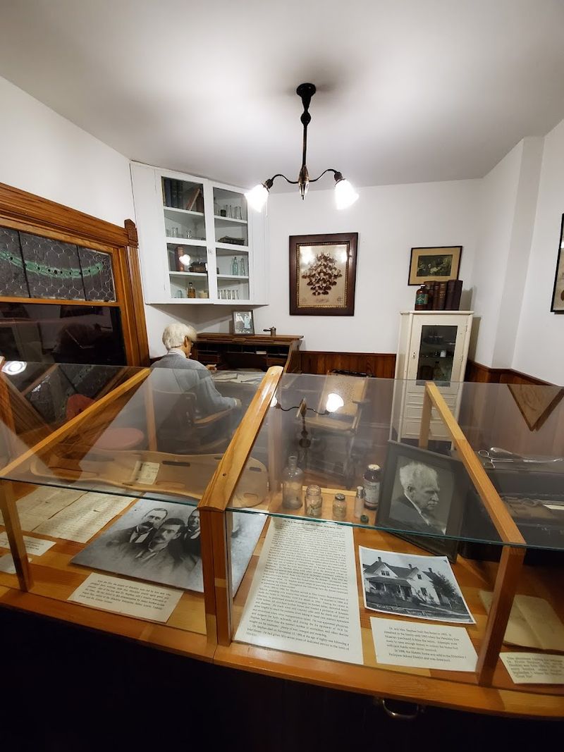 Newspaper Articles and Written Records From the Fire's Aftermath