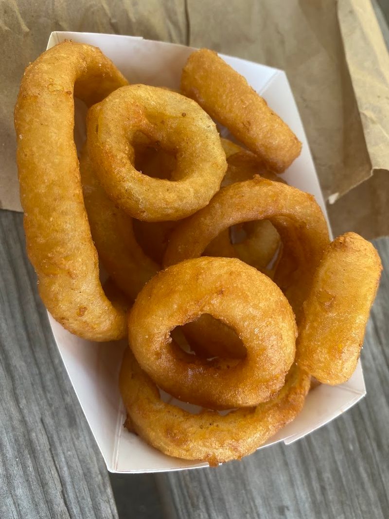 Onion Rings, Fried Mushrooms, and the Sides That Steal the Spotlight Onion Rings, Fried Mushrooms, and the Sides That Steal the Spotlight