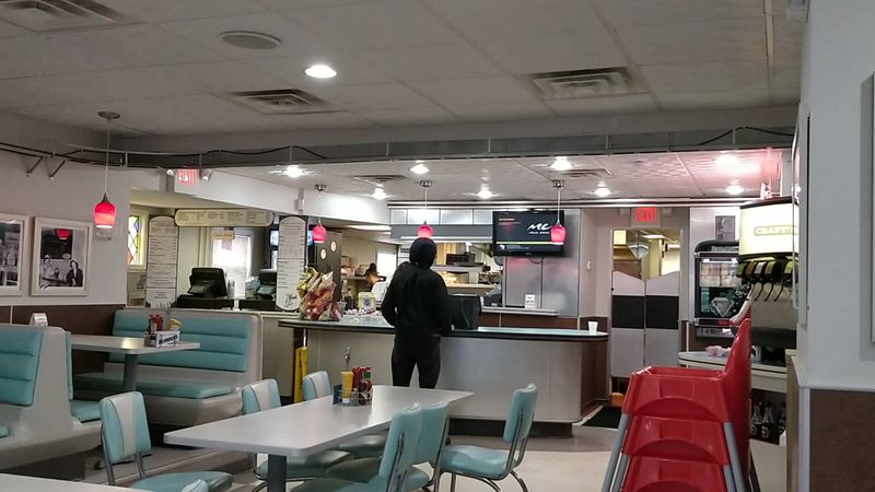 Ordering at the Kiosk and the Flow of the Place