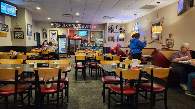 Oscar's Classic Diner