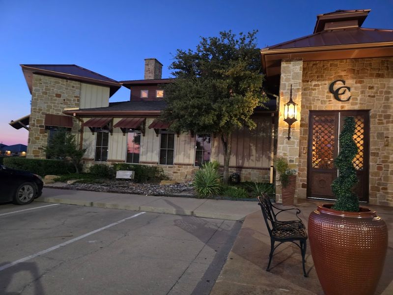 Outdoor Patio Seating for Those Perfect Texas Evenings Outdoor Patio Seating for Those Perfect Texas Evenings