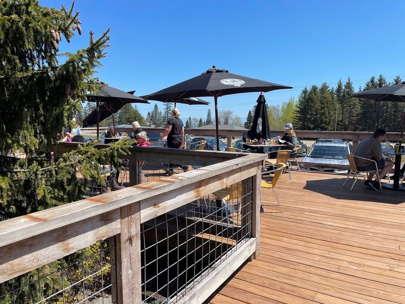 Outdoor Seating With Views Worth Lingering Over Outdoor Seating With Views Worth Lingering Over