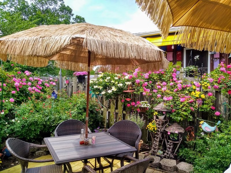 Outdoor Seating With a Waterside Atmosphere Outdoor Seating With a Waterside Atmosphere