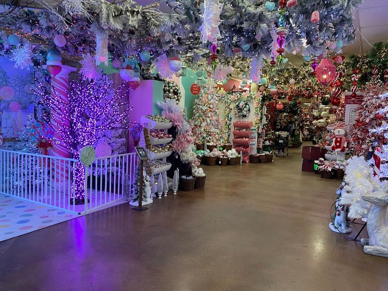 Over 150 Custom Christmas Trees That Redefine the Holiday Tree Over 150 Custom Christmas Trees That Redefine the Holiday Tree