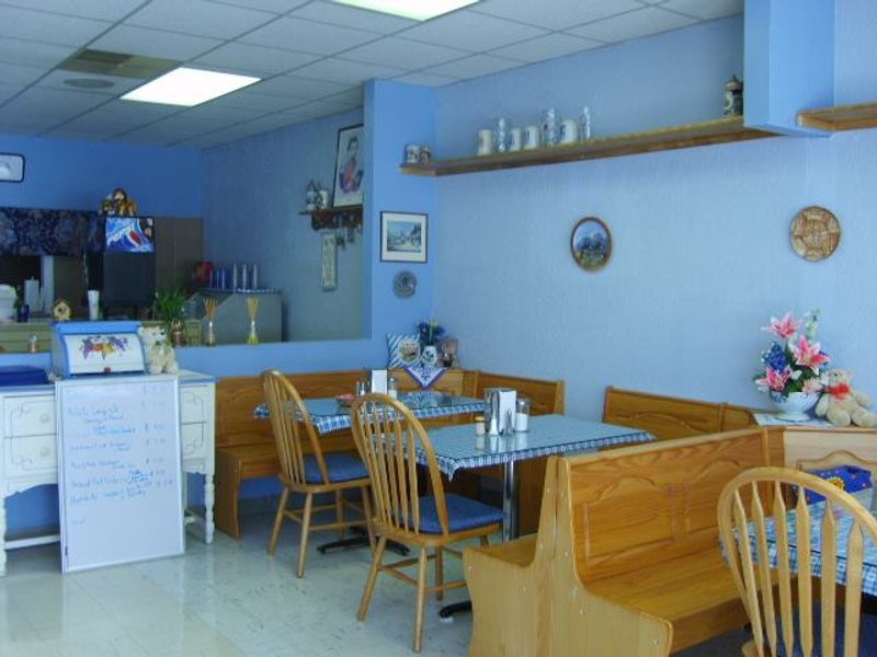 Paradise Delicatessen and Ursula's Schnitzelhaus, Waynesville Paradise Delicatessen and Ursula's Schnitzelhaus, Waynesville