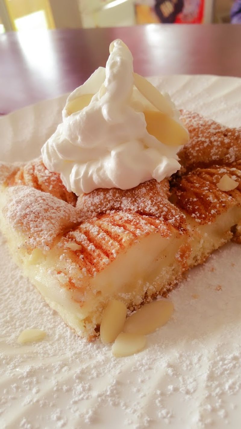Plan Your Visit Around the Apple Strudel Days