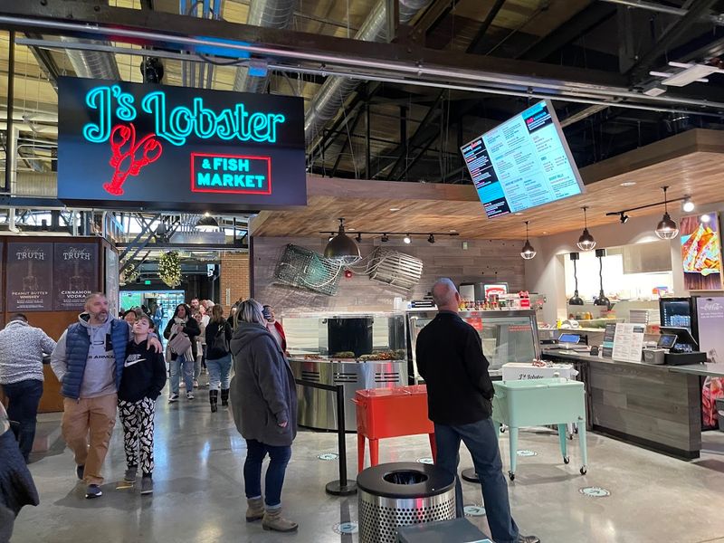 Plan a Visit to the Bottleworks Food Hall Plan a Visit to the Bottleworks Food Hall