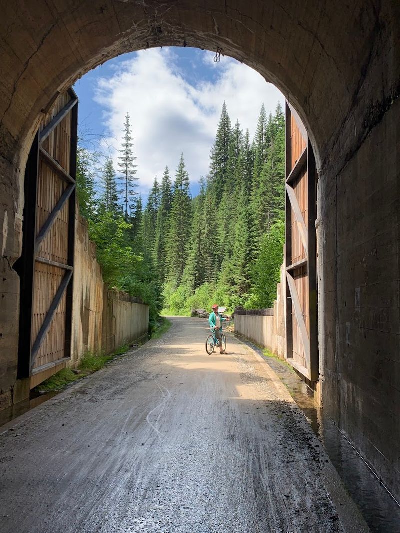 Planning Your Ride: Trailheads, Amenities, and Practical Tips for the Full Route