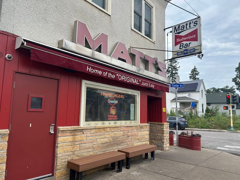 Planning Your Visit to Matt's Bar and Grill