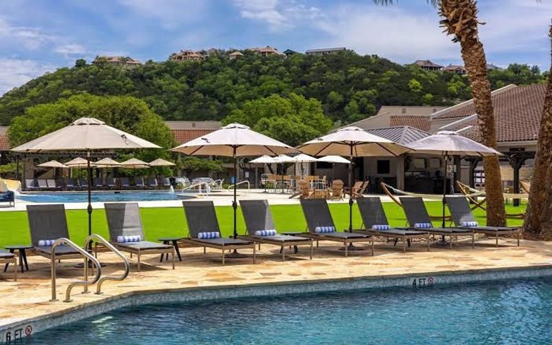 Pools, Fire Pits, and Lawn Games That Keep Every Age Happy