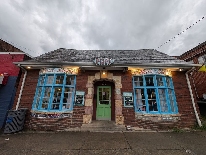 Pop's Ice Cream and Soda Bar (Roanoke)
