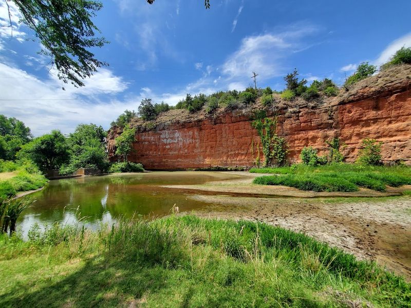 Red Rock Canyon Rim Trail, Hinton, Oklahoma Red Rock Canyon Rim Trail, Hinton, Oklahoma