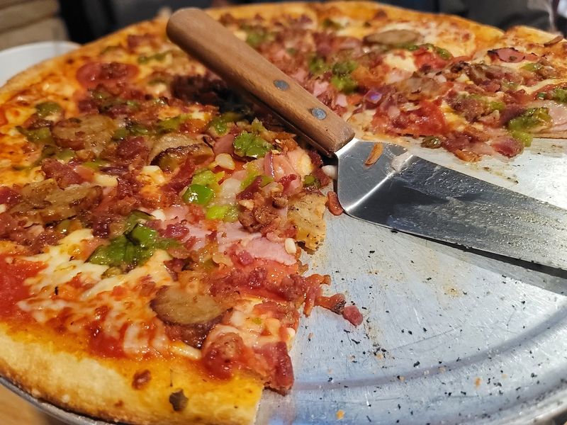 Rocco's NY Style Pizza Belongs in the Ozarks More Than You Think