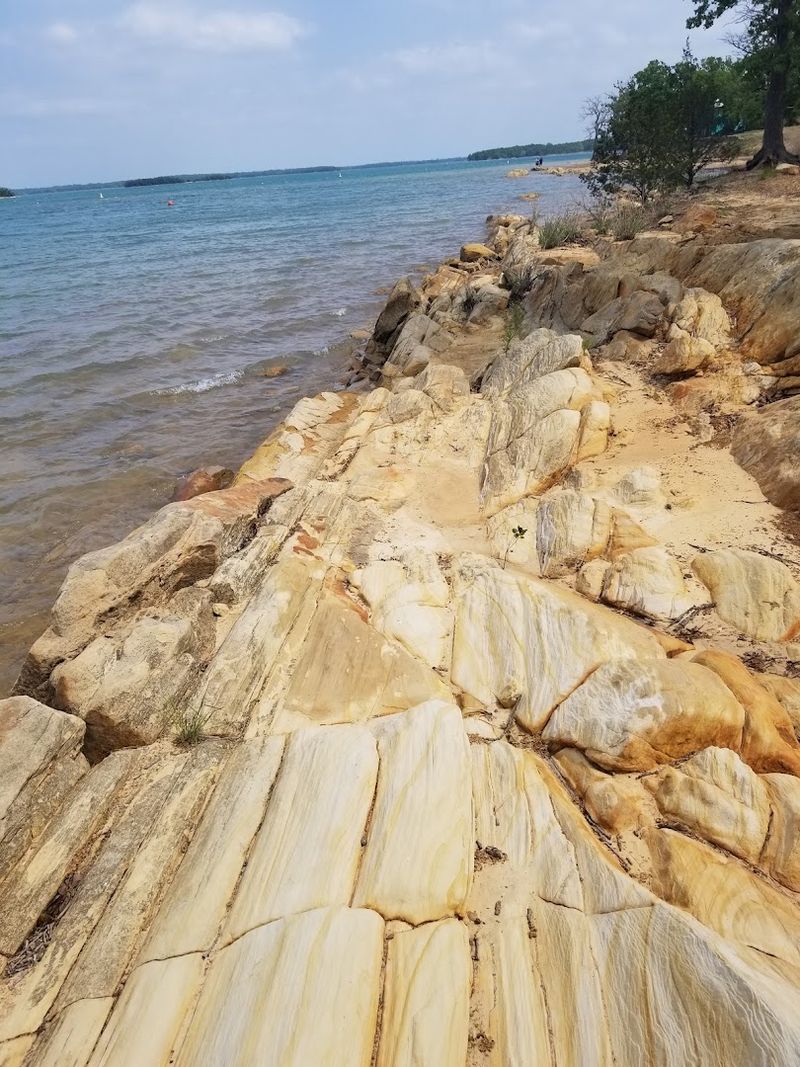 Rocky Shorelines and Rugged Natural Beauty Rocky Shorelines and Rugged Natural Beauty