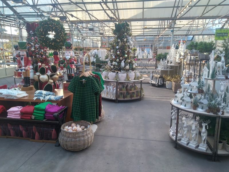 Seasonal Events Turn Shopping Into a Full Experience