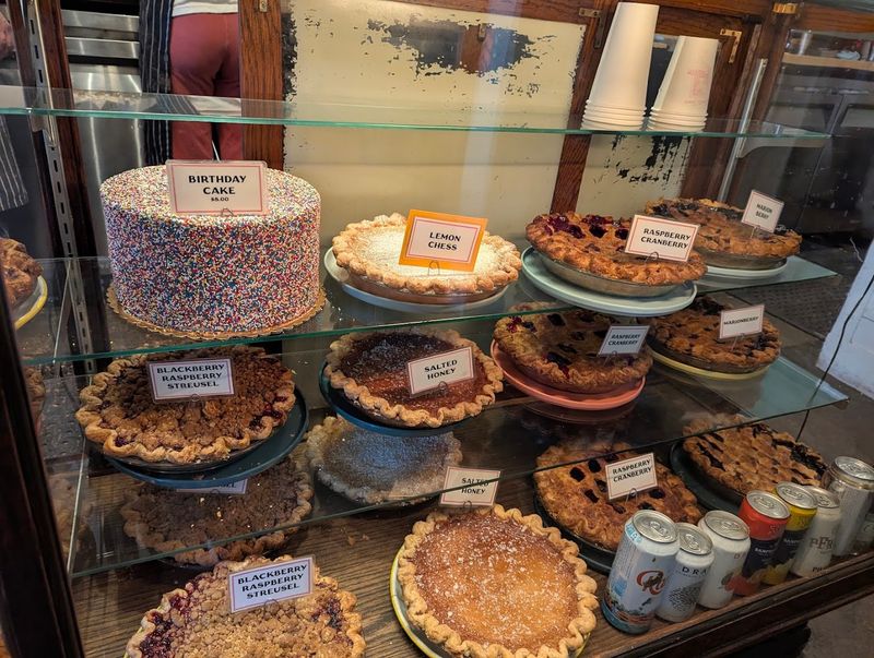 Seasonal Pies That Keep Regulars Coming Back Seasonal Pies That Keep Regulars Coming Back