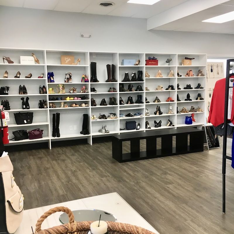 Shopping Online and Through Facebook Live Sales Shopping Online and Through Facebook Live Sales