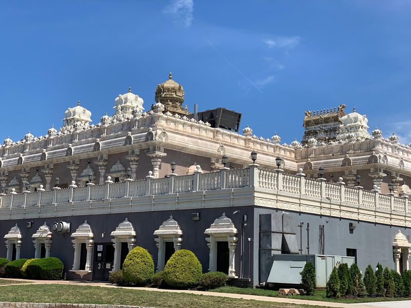 Sixteen Shrines Worth Exploring Slowly Sixteen Shrines Worth Exploring Slowly