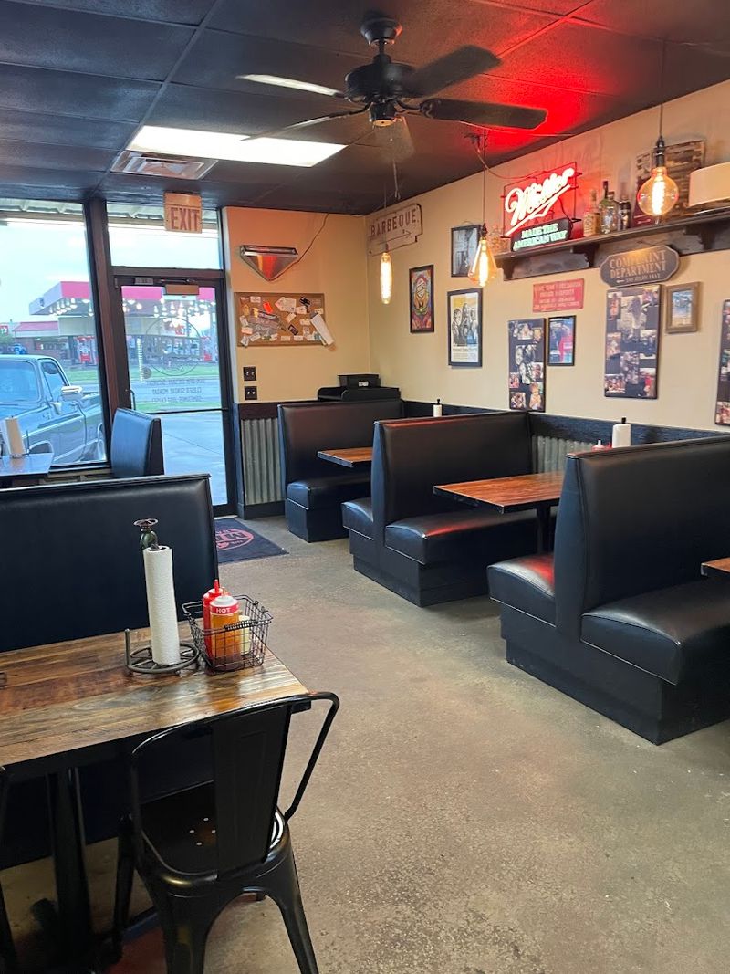 Skiatook: Old-School Pit BBQ That Refuses to Cut Corners Skiatook: Old-School Pit BBQ That Refuses to Cut Corners