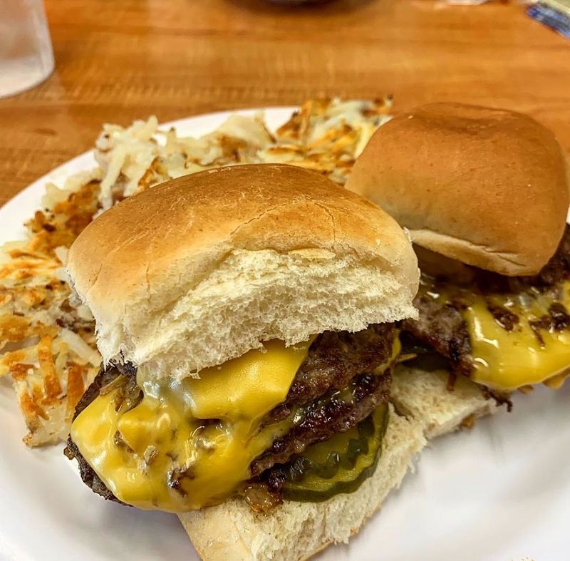 Slider-Style Burgers Worth a Road Trip