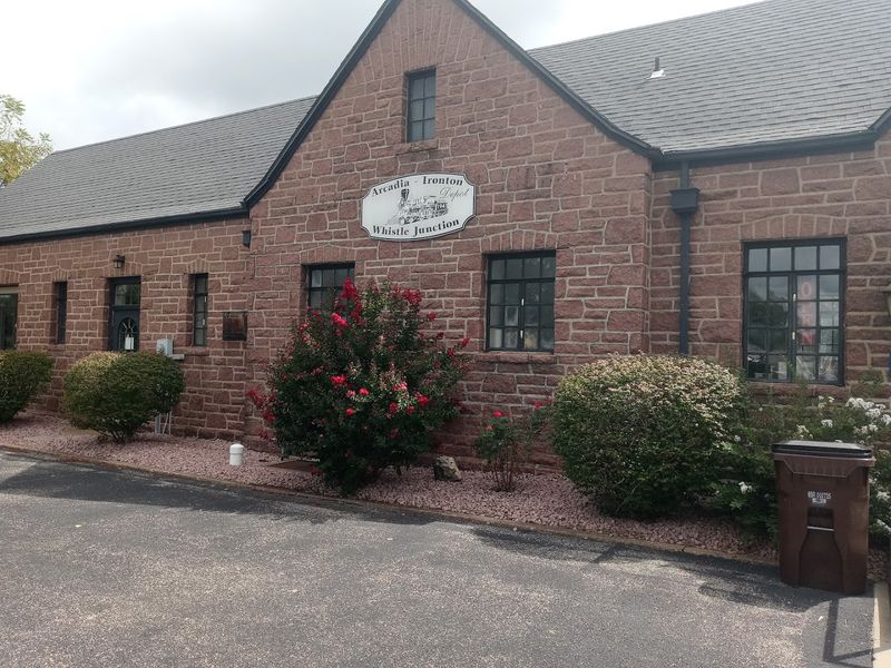 Small-Town Eating and Local Character Are Part of the Experience