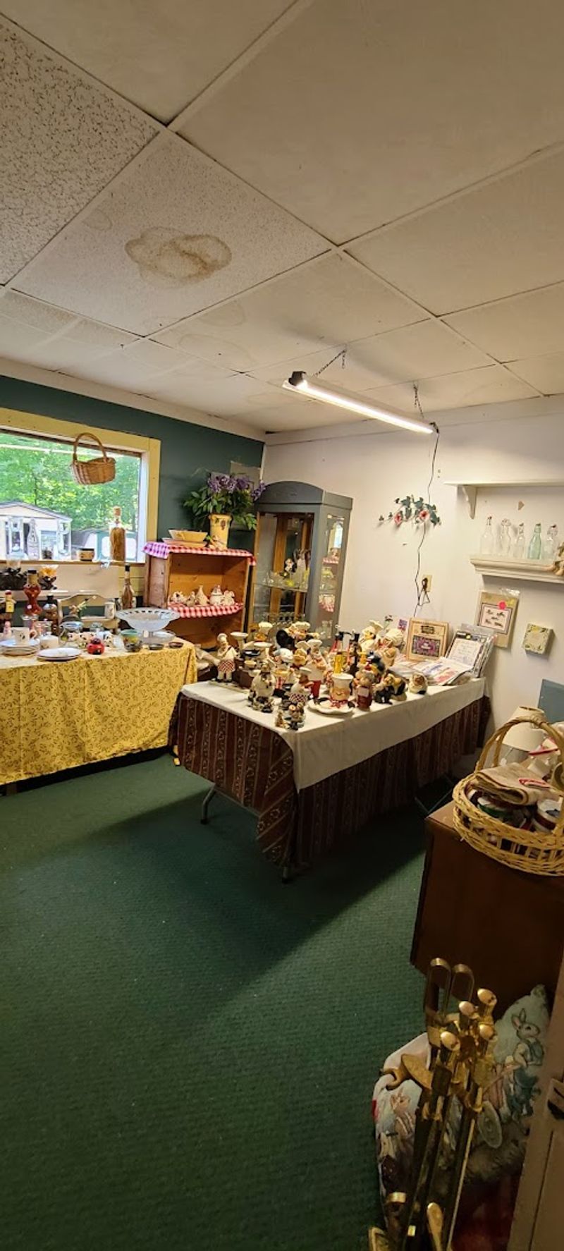 Stagecoach Markets and Antique Village (Gloucester)