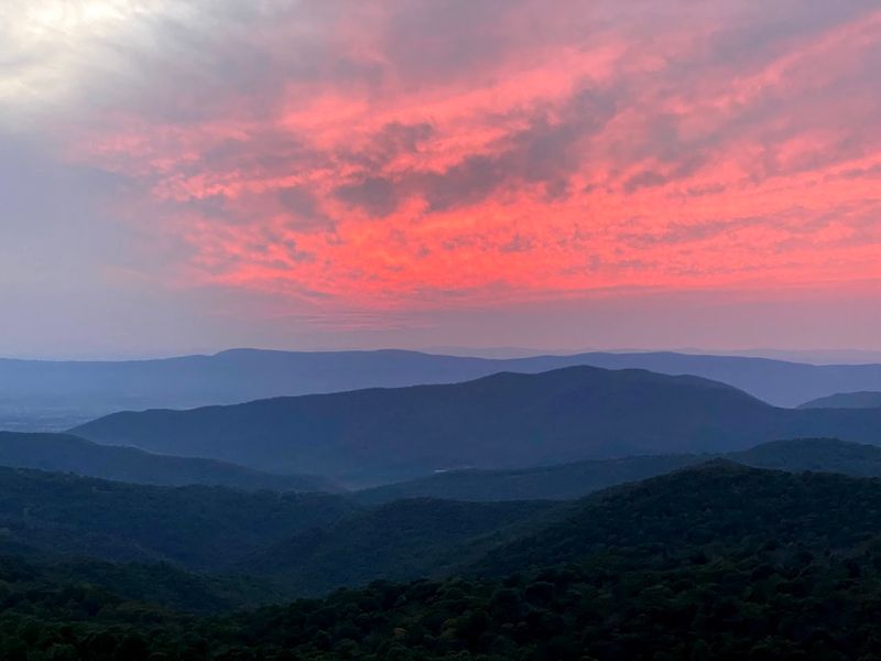 Sunsets So Good People Wake Up at 4am for Them Sunsets So Good People Wake Up at 4am for Them