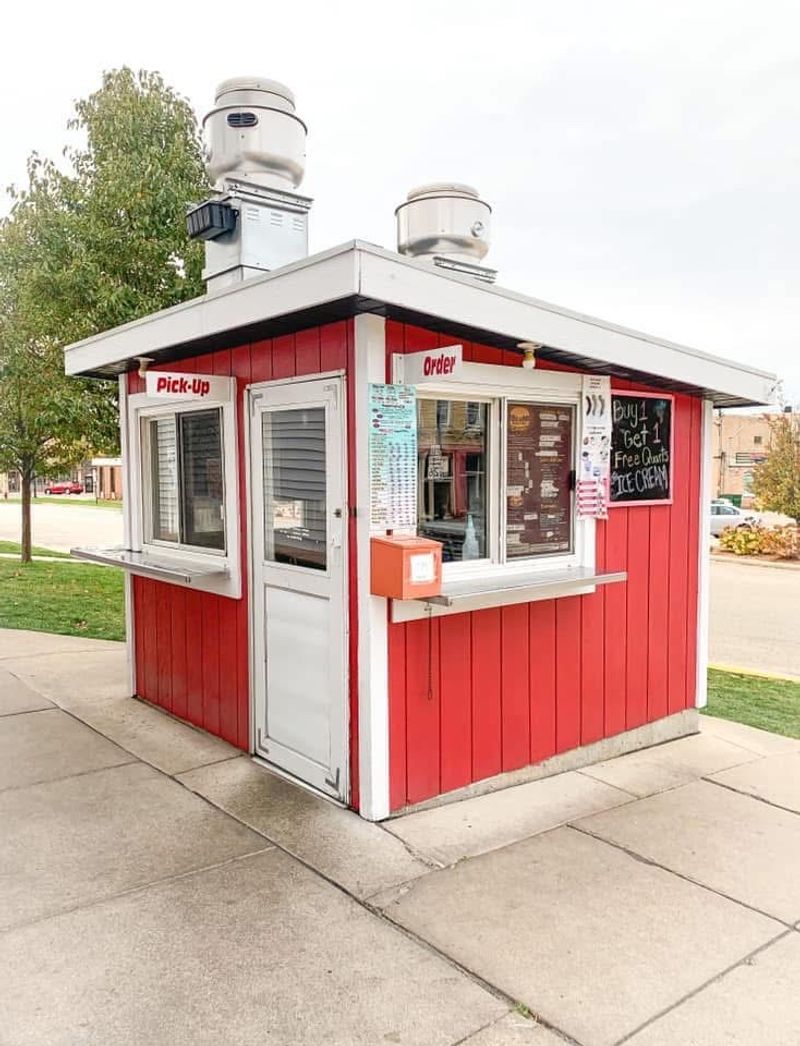 The 64-Square-Foot Stand That Punches Way Above Its Size