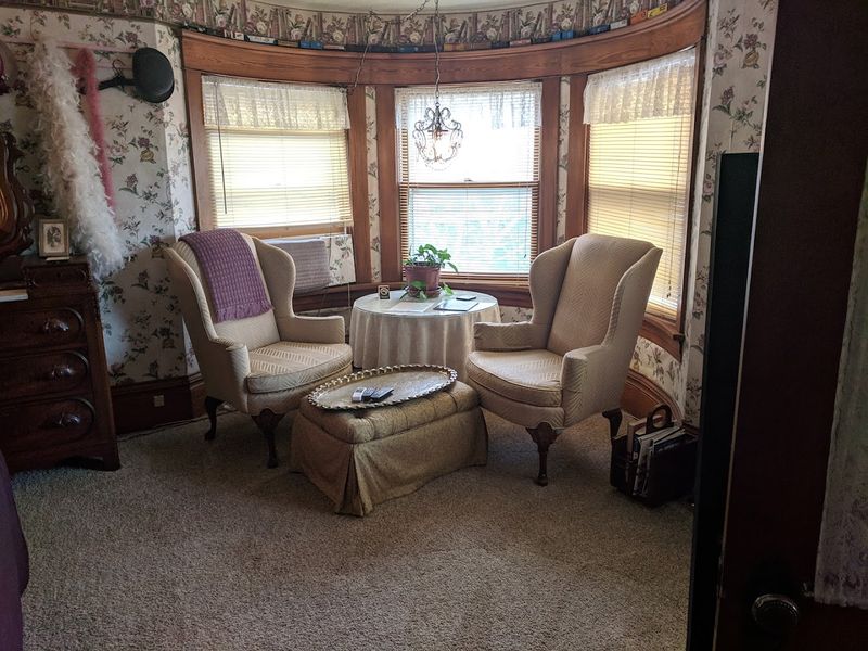 The Alaskan Cottage for a Different Kind of Stay
