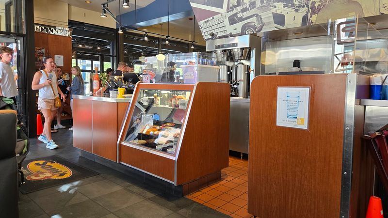The Atmosphere That Keeps Regulars Returning