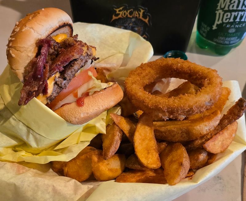 The Bacon Cheeseburger That Started a Legend