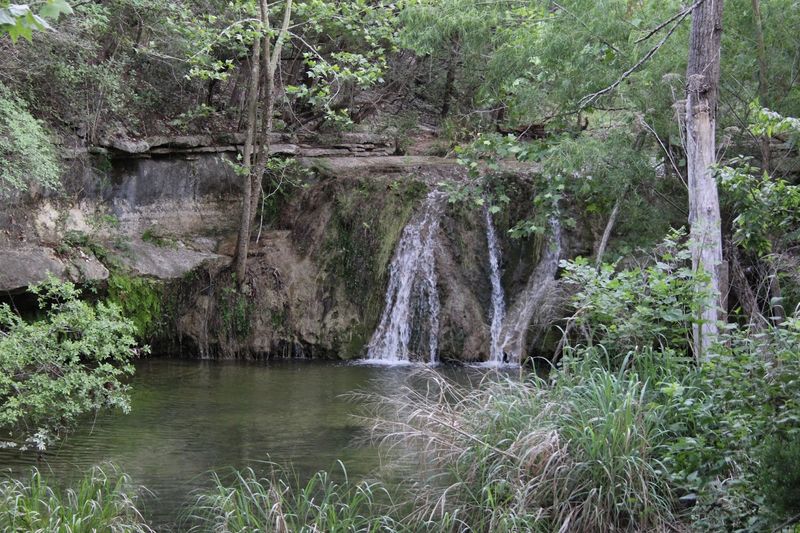 The Bee Creek Waterfall That Rewards Patient Hikers