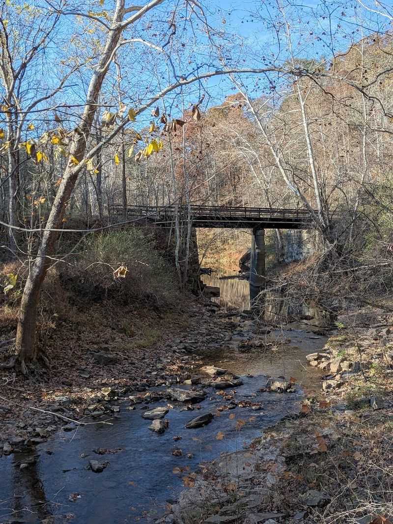 The Bonds Creek Bridge That Connects the Story to the Scenery The Bonds Creek Bridge That Connects the Story to the Scenery