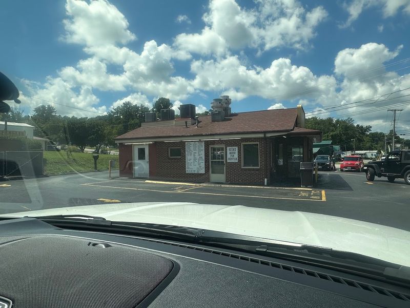 The Carhop Experience Nobody Talks About Enough