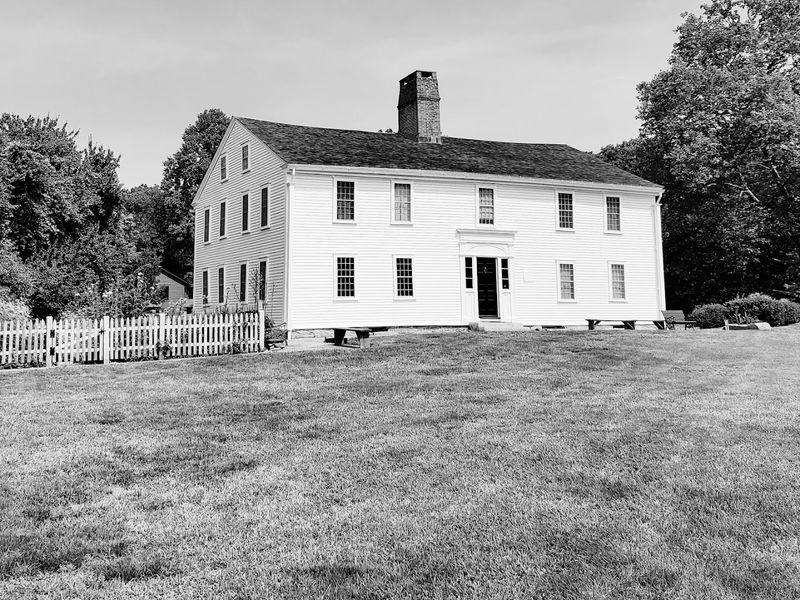 The Carriage Inn on Tower Hill Road and Its Paranormal Reputation The Carriage Inn on Tower Hill Road and Its Paranormal Reputation