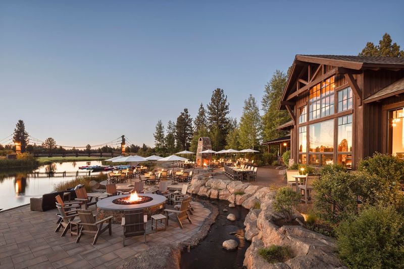 The Cascade Heritage Architecture That Sets the Scene