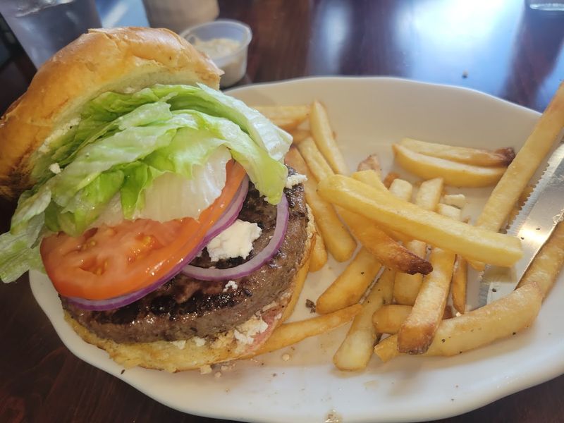 The Cheeseburger That Lives Up to the Hype