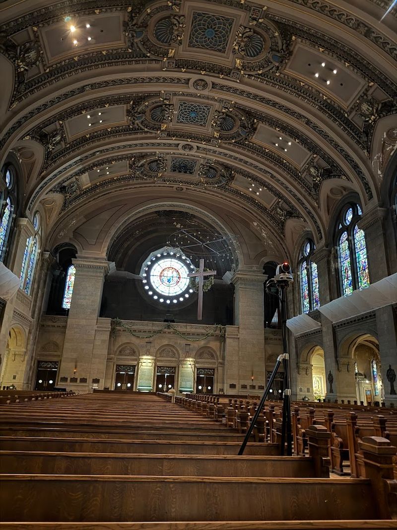 The Choir and the Sound of the Space