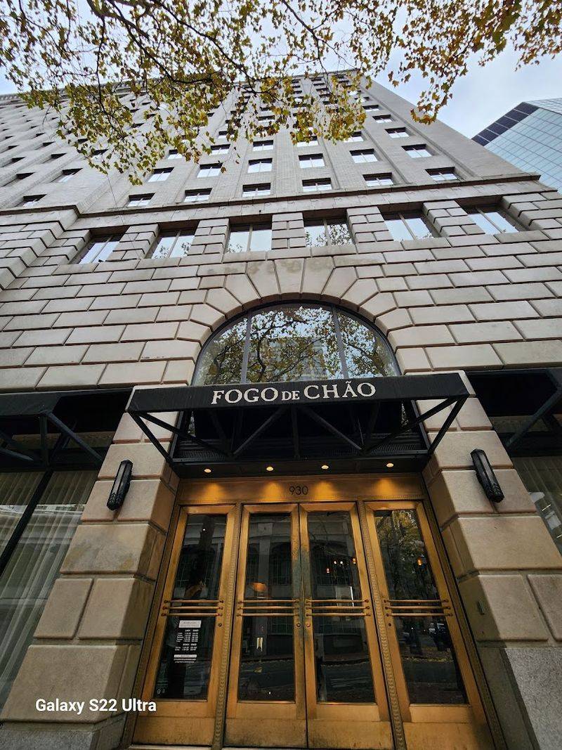 The Downtown Portland Location and Its Grand Atmosphere