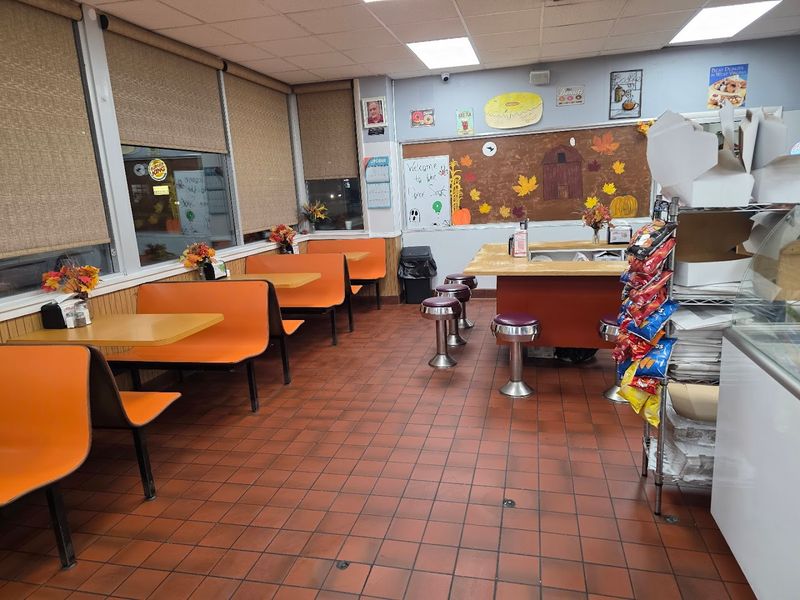 The Drive-Thru That Keeps the Line Moving The Drive-Thru That Keeps the Line Moving