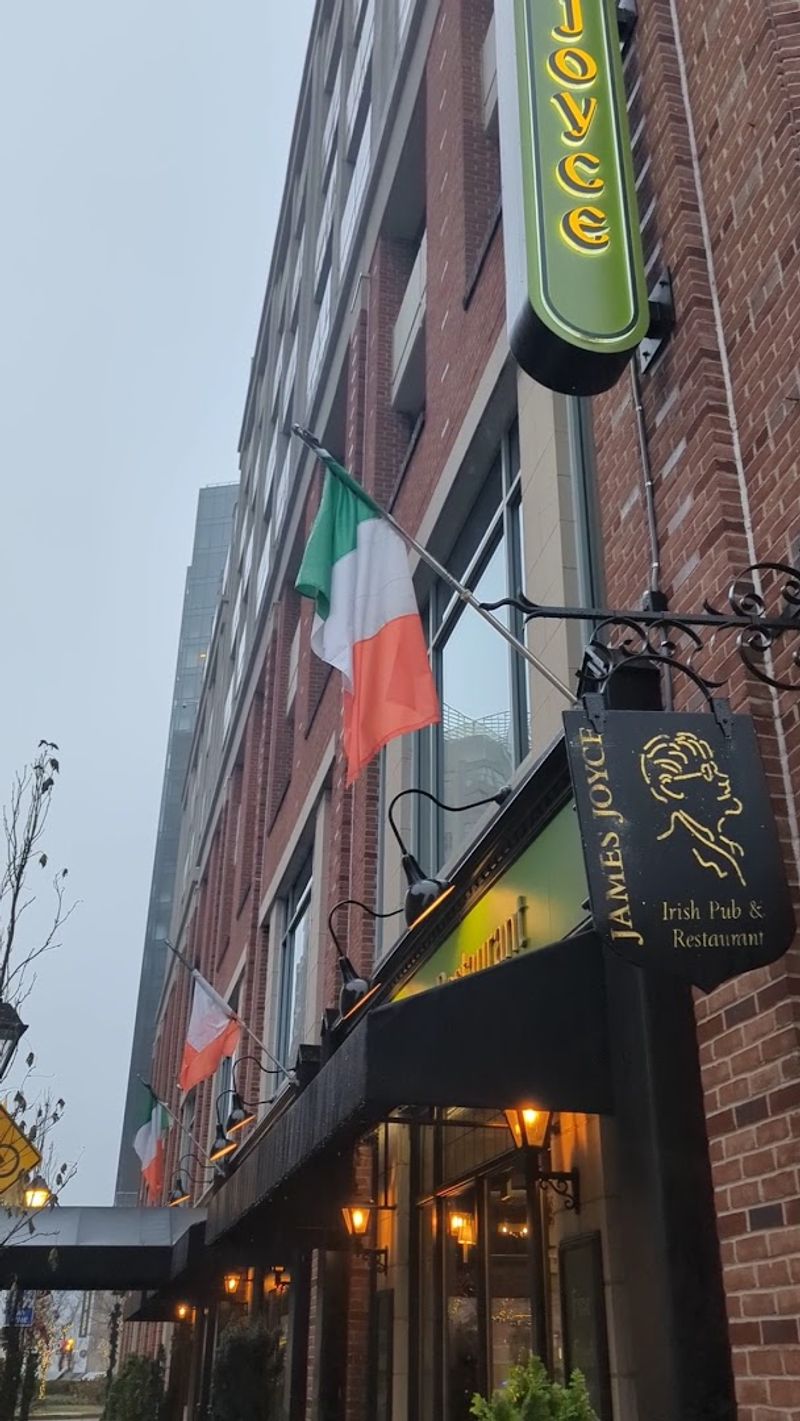 The Harbor East Location That Makes It Easy to Linger
