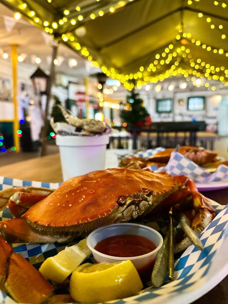 The Legendary Crab Melt That Stops People Mid-Sentence