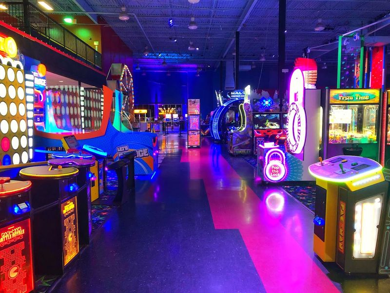 The Massive Arcade, Hundreds of Games Under One Colorful Roof The Massive Arcade, Hundreds of Games Under One Colorful Roof