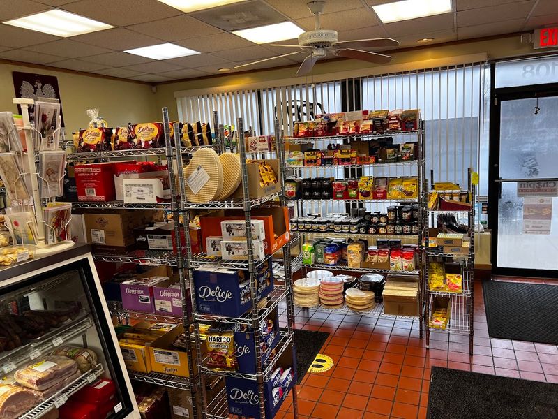 The Neighborhood Feeling That Big Grocery Chains Can Never Replicate