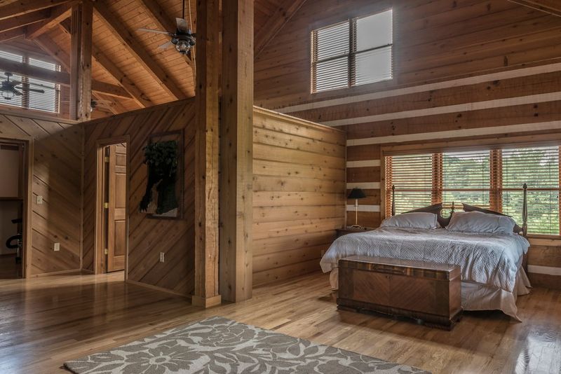 The Onsite Cabin Makes The Whole Thing Dreamier The Onsite Cabin Makes The Whole Thing Dreamier
