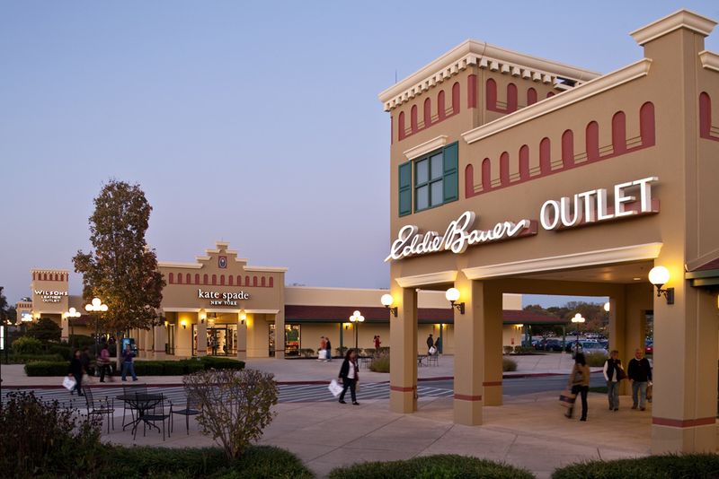 The Open-Air Layout That Changes the Whole Vibe