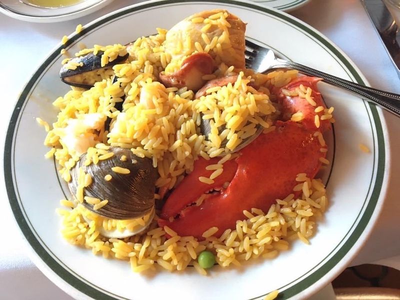 The Paella That Refuses To Be Modest The Paella That Refuses To Be Modest