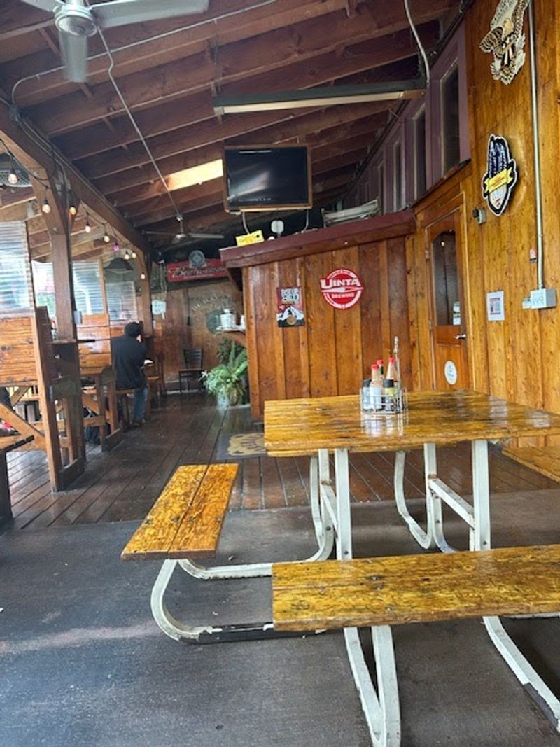 The Perfect Pitstop Between Portland and Silver Falls