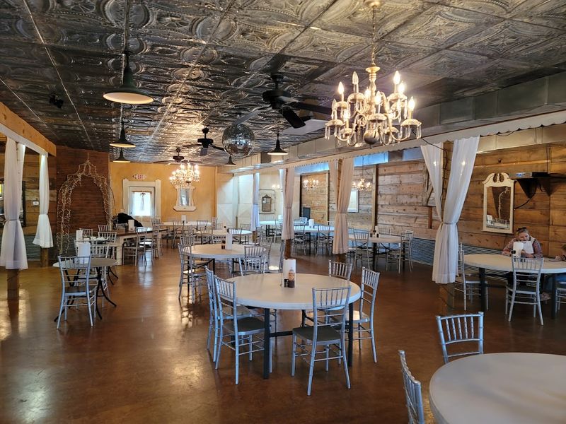 The Pitchfork Restaurant in Bolivar Brings BBQ to the Backroads