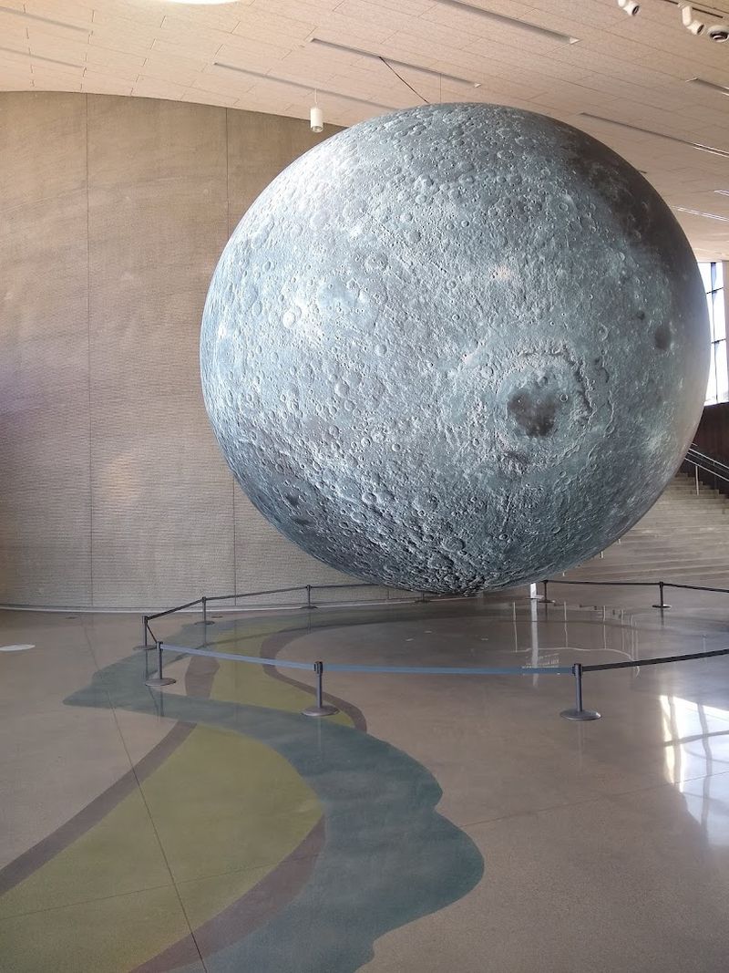 The Planetarium Experience That Stops You in Your Tracks